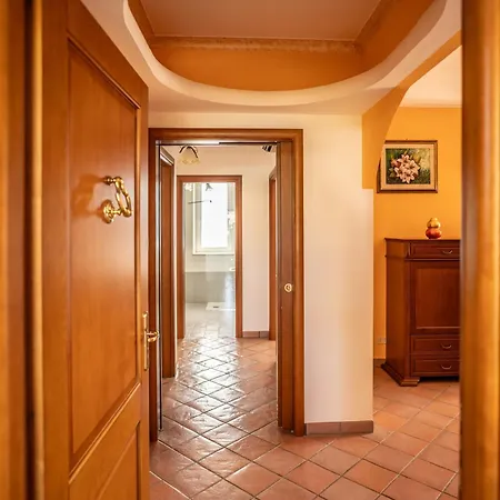 La Mery Gio House - *